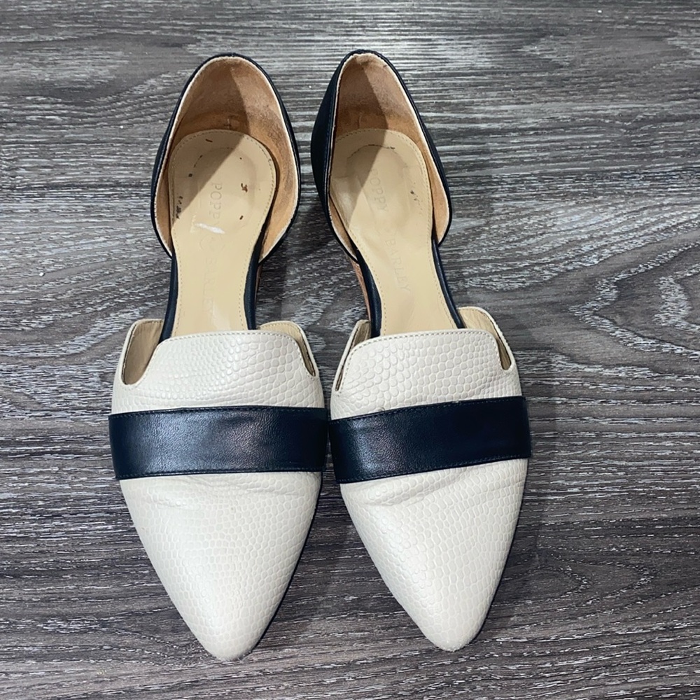 Poppy barley d’orsey flat pointed toe size 7 pebbled leather